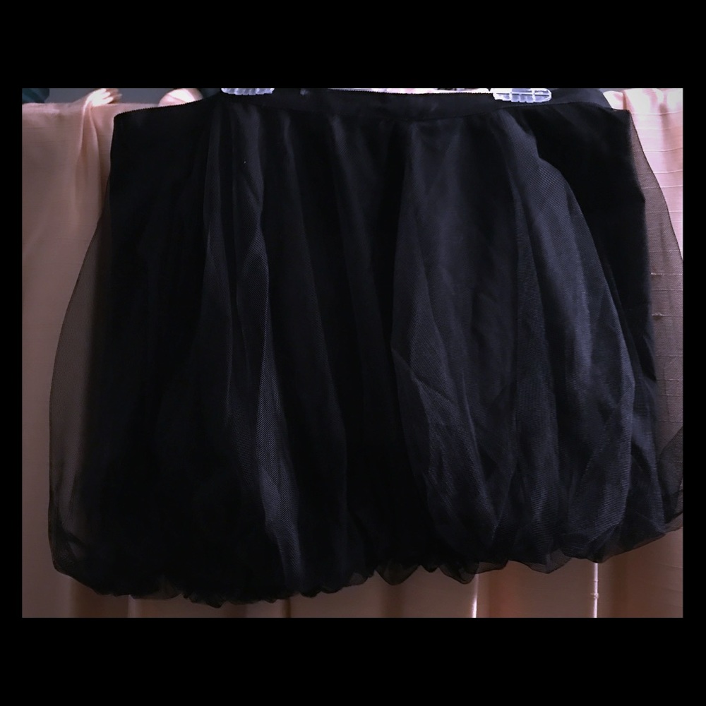 Guess black tulle bubble mini skirt Sz 9